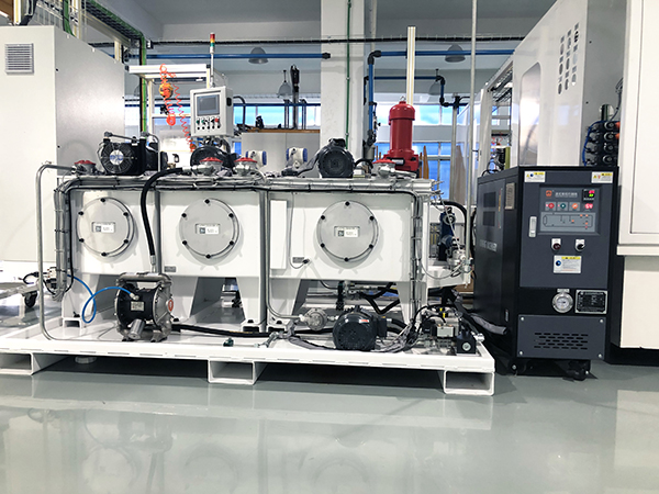 電池材料干燥工序中，電池材料干燥模溫機養(yǎng)護清理