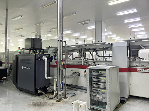 電加熱層壓機<a href='http://www.hljsz.org.cn/product/biaozhunyouwenji.html' class='body-link'>油溫機</a>